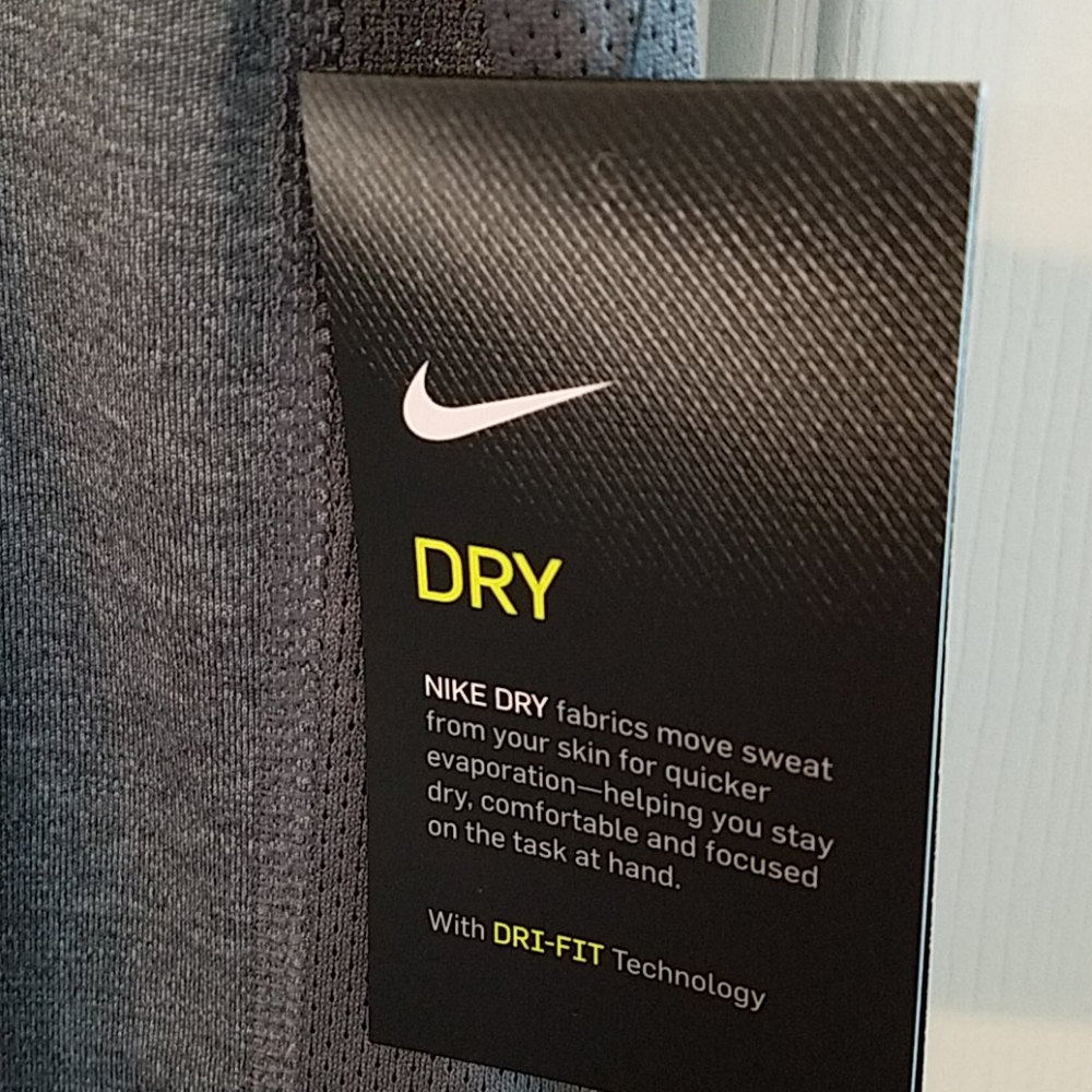 NIKE Dryfit Men's  Sleeveless Running Shirt - Picture 2 of 7